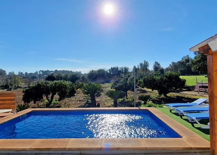 Finca Con Piscina Rodeada De Naturaleza