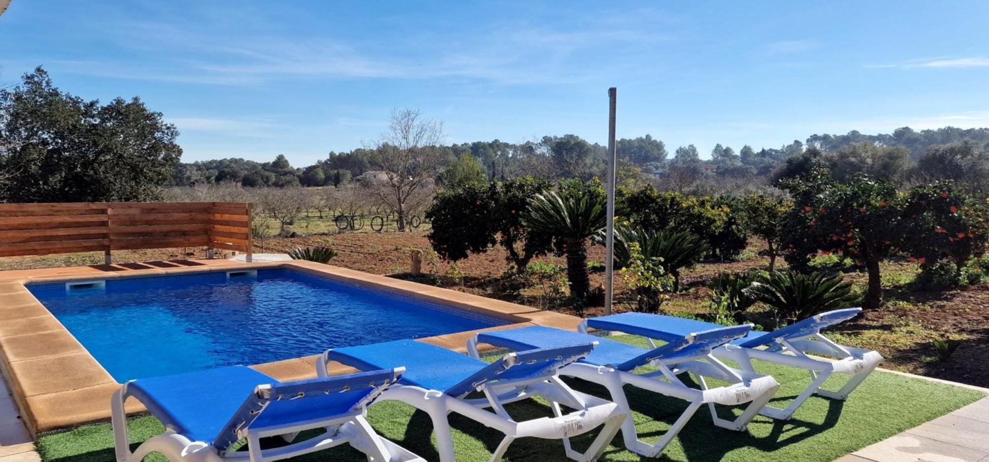 Con Piscina Rodeada De Naturaleza